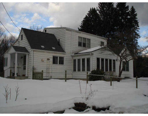 173 Pelham Road Amherst, MA 01002 - Photo 4 of 21