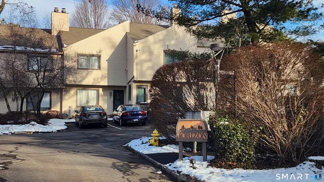 $3,100 | 1 Horizon Drive, Unit 2, Norwalk, CT 06854