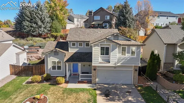 a picture of a wall with a rug