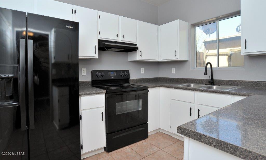 3526 South Mission Road, Unit 2 Tucson, AZ 85713 - Photo 4 of 47