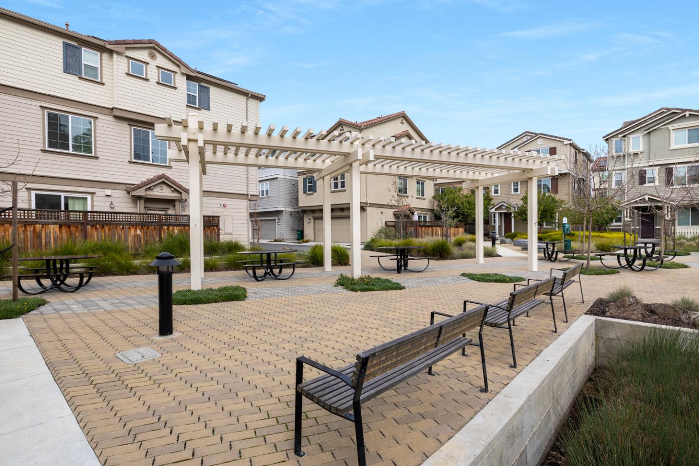 2208 Rosenblatt Street Hayward, CA 94544 - Photo 30 of 32 a view of a building with sitting area