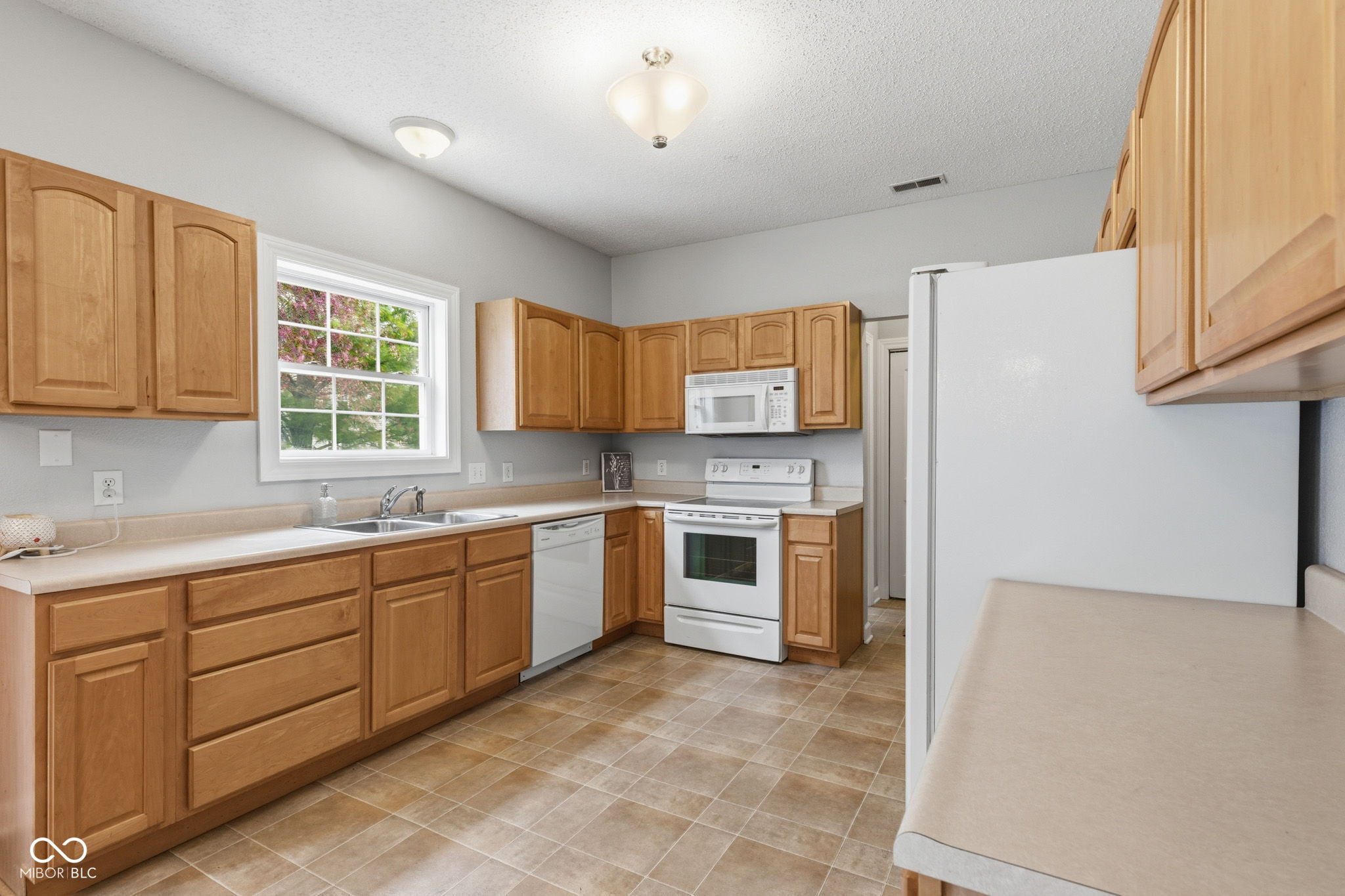 6478 Rushing River Noblesville, IN 46062 - Photo 12 of 37