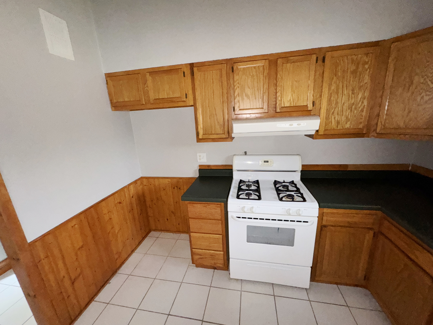 1612 Golfview Road Rantoul, IL 61866 - Photo 10 of 46 a utility room with washer and dryer