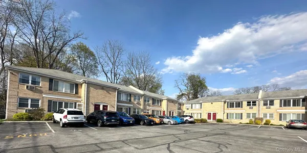 $209,900 | 250 Beechwood Avenue, Unit 11B, Poughkeepsie, NY 12601