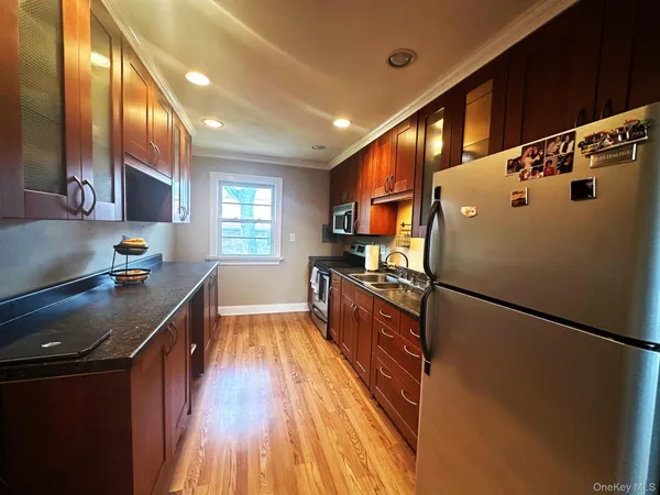 $209,900 | 250 Beechwood Avenue, Unit 11B, Poughkeepsie, NY 12601
