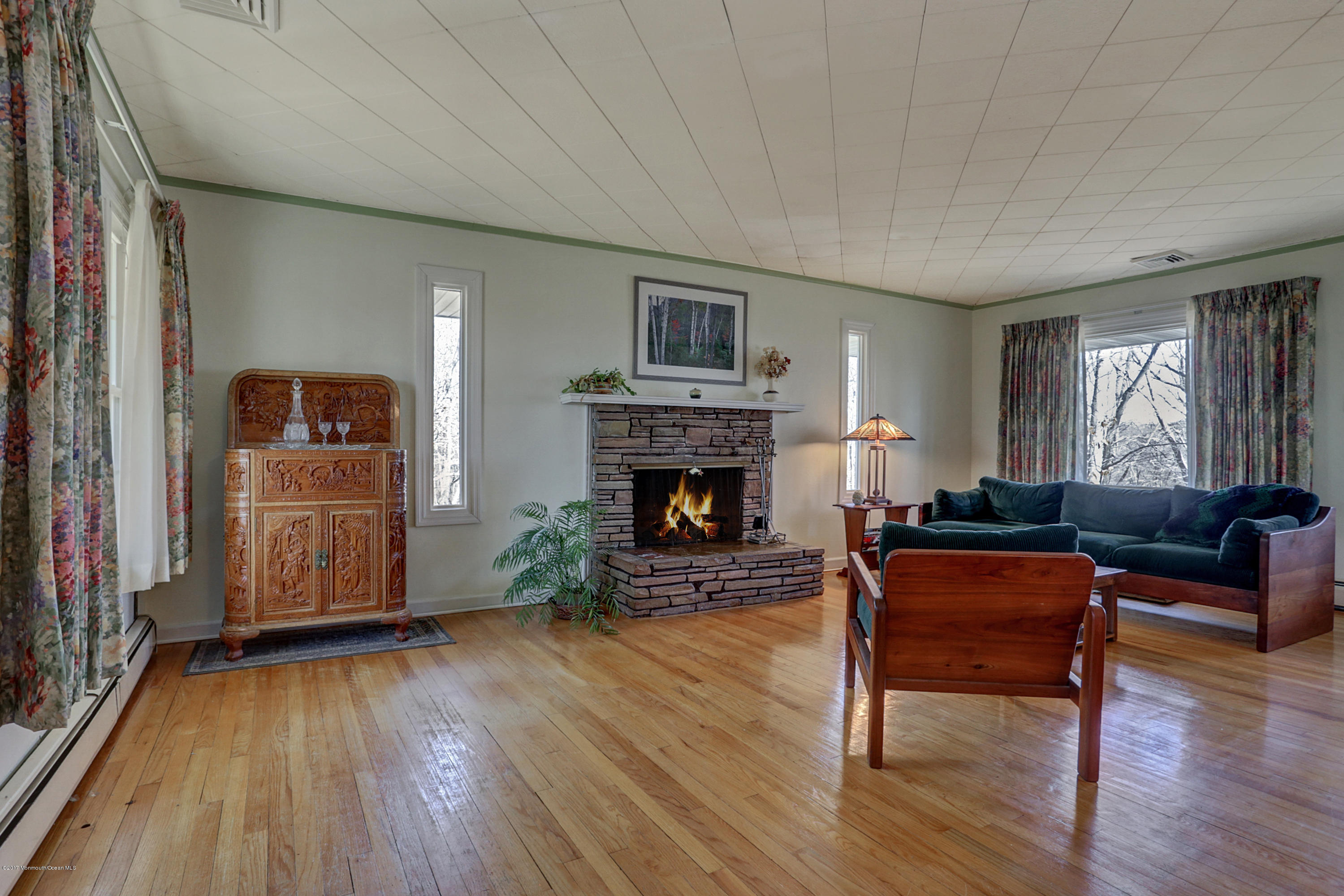 891 Holmdel Road Holmdel, NJ 07733 - Photo 3 of 25 IMG_0522_3_4_5_fused