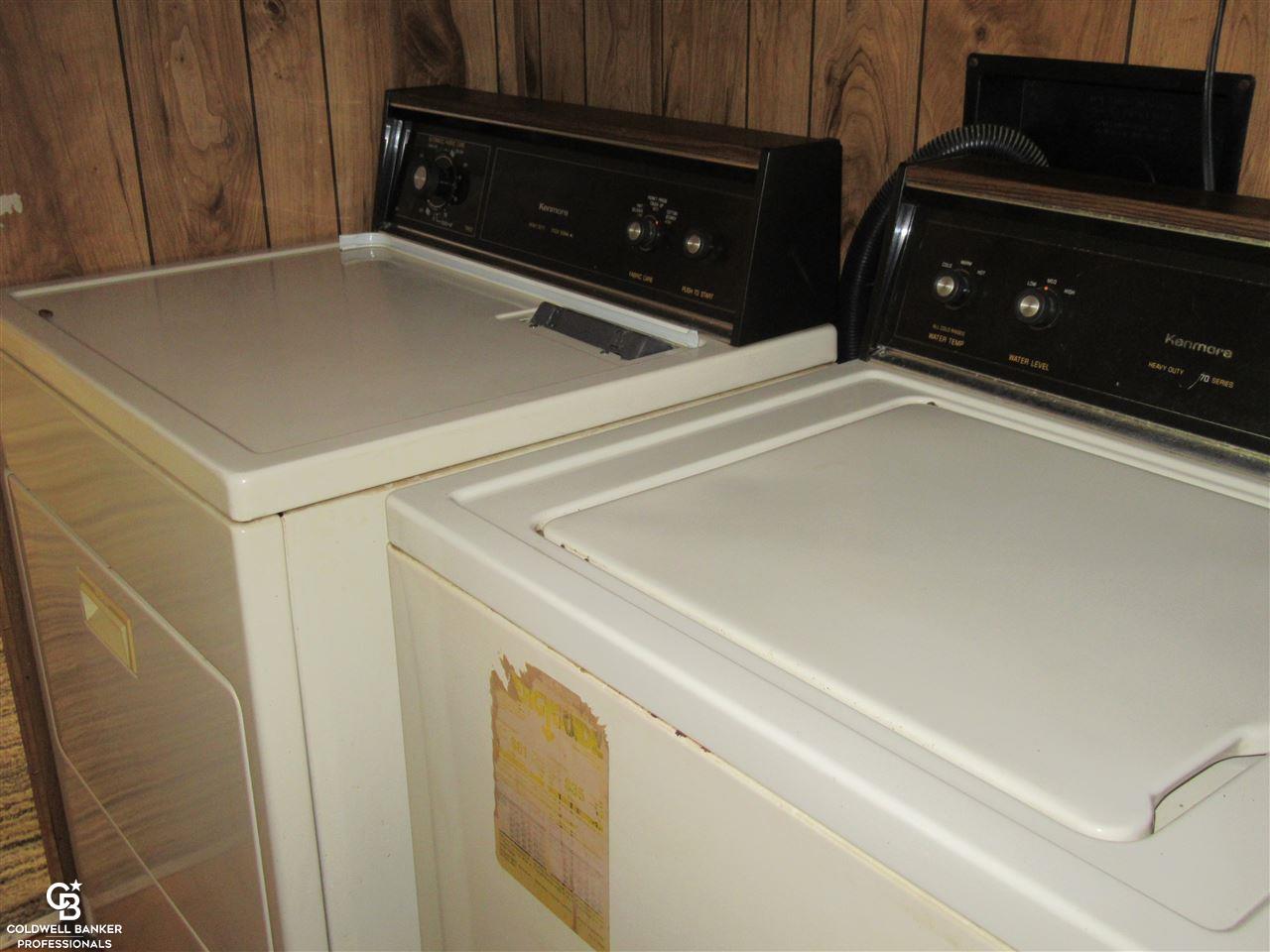 14481 Speaker Road Yale, MI 48097 - Photo 9 of 10 31380794-8.JPG