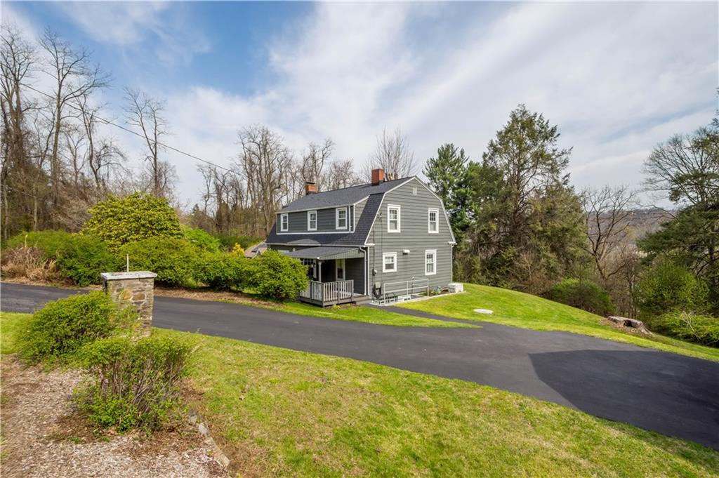 705 Walnut Street Crescent, PA 15046 - Photo 3 of 41