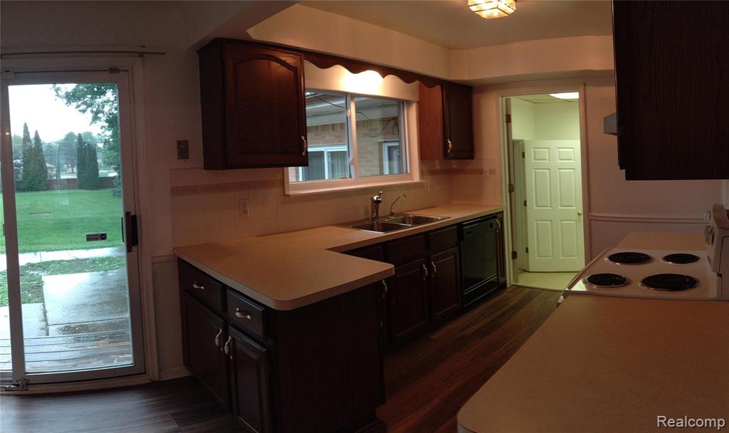 5571 Meadow View Street Sterling Heights, MI 48310 - Photo 5 of 21
