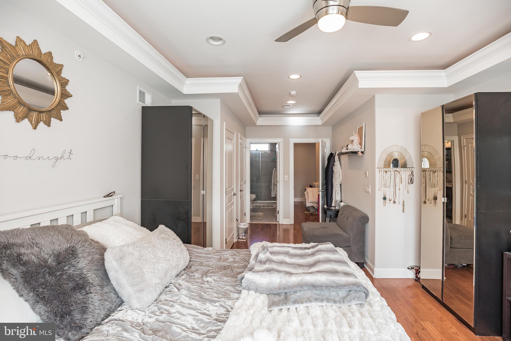 425 Mercy Street Philadelphia, PA 19148 - Photo 23 of 38 Master bedroom suite