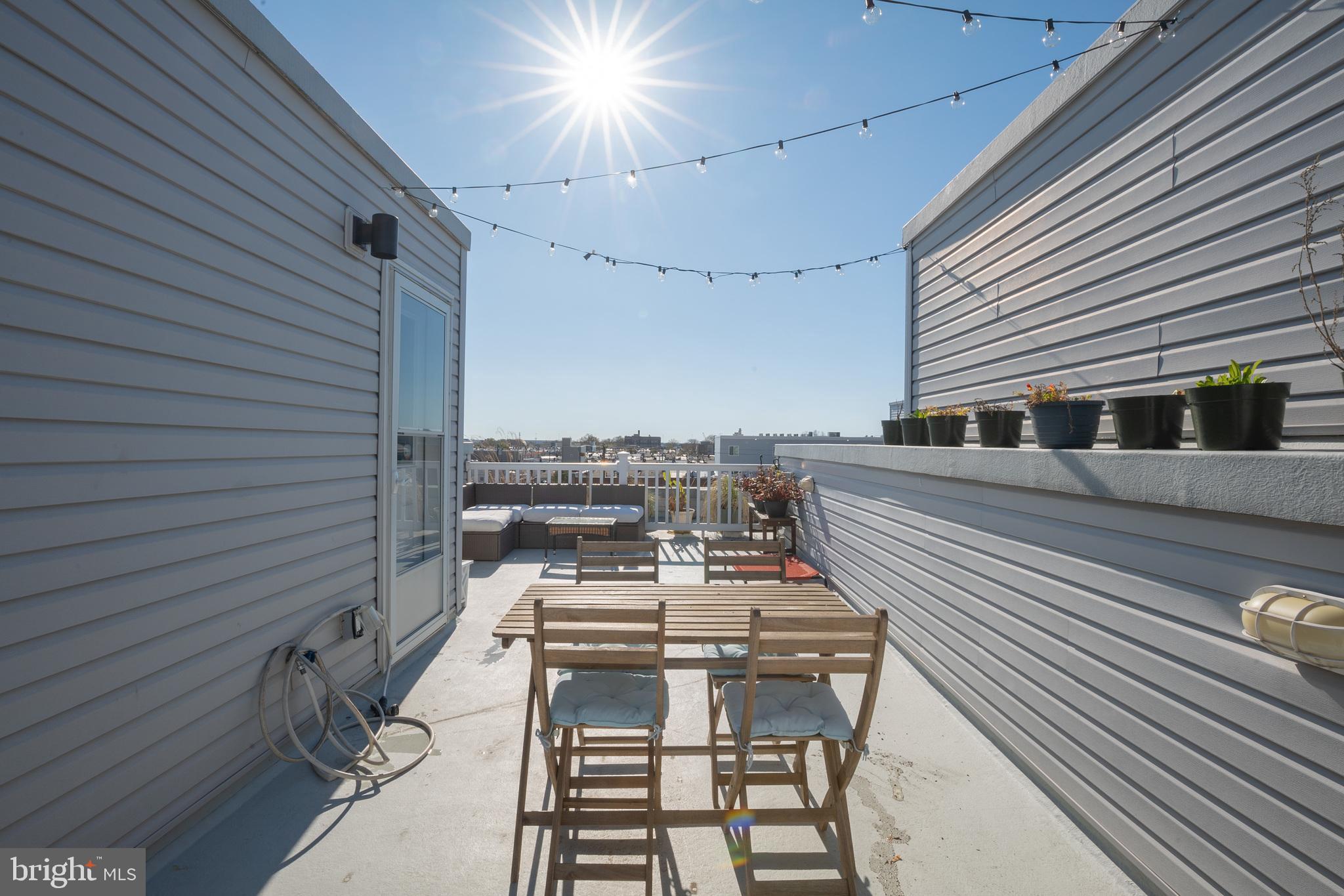 425 Mercy Street Philadelphia, PA 19148 - Photo 27 of 38 Rooftop deck