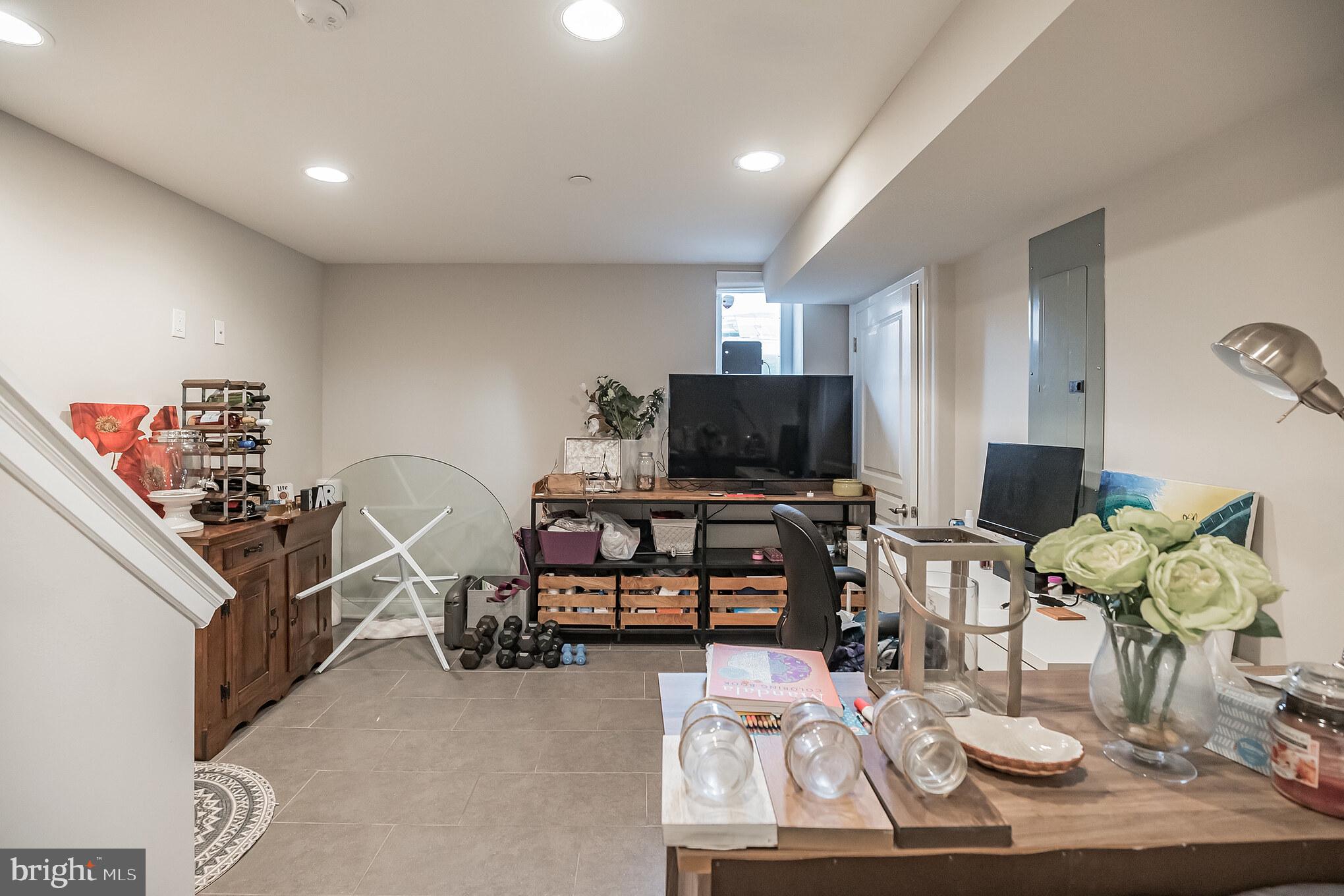 425 Mercy Street Philadelphia, PA 19148 - Photo 32 of 38 Finished basement