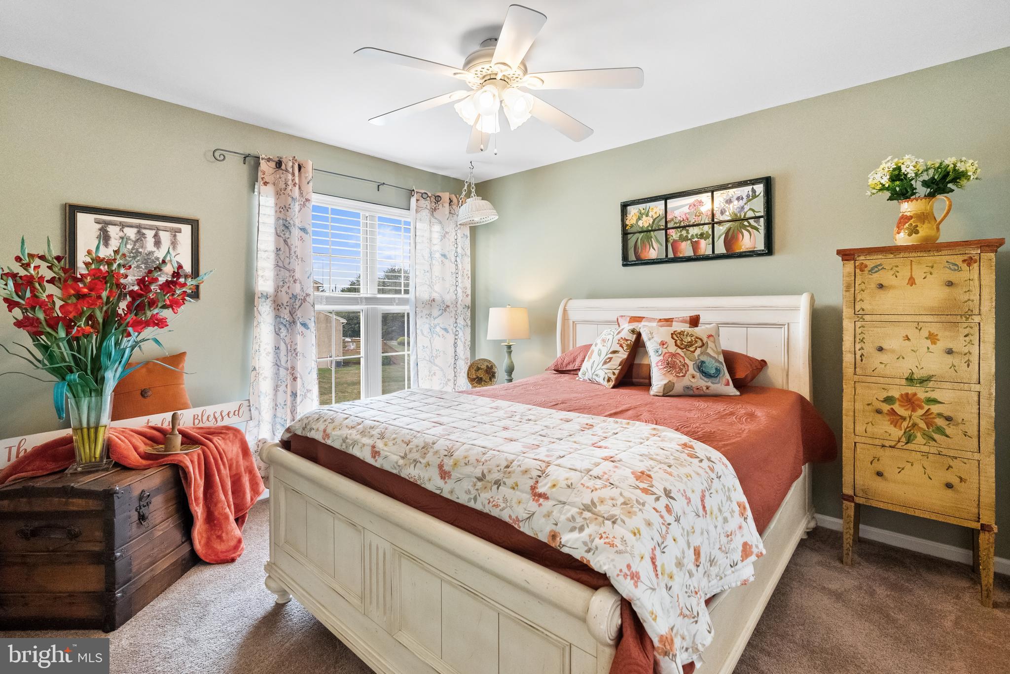 5 Chadwick Circle Eagleville, PA 19403 - Photo 19 of 32 a bedroom with a bed and a potted plant