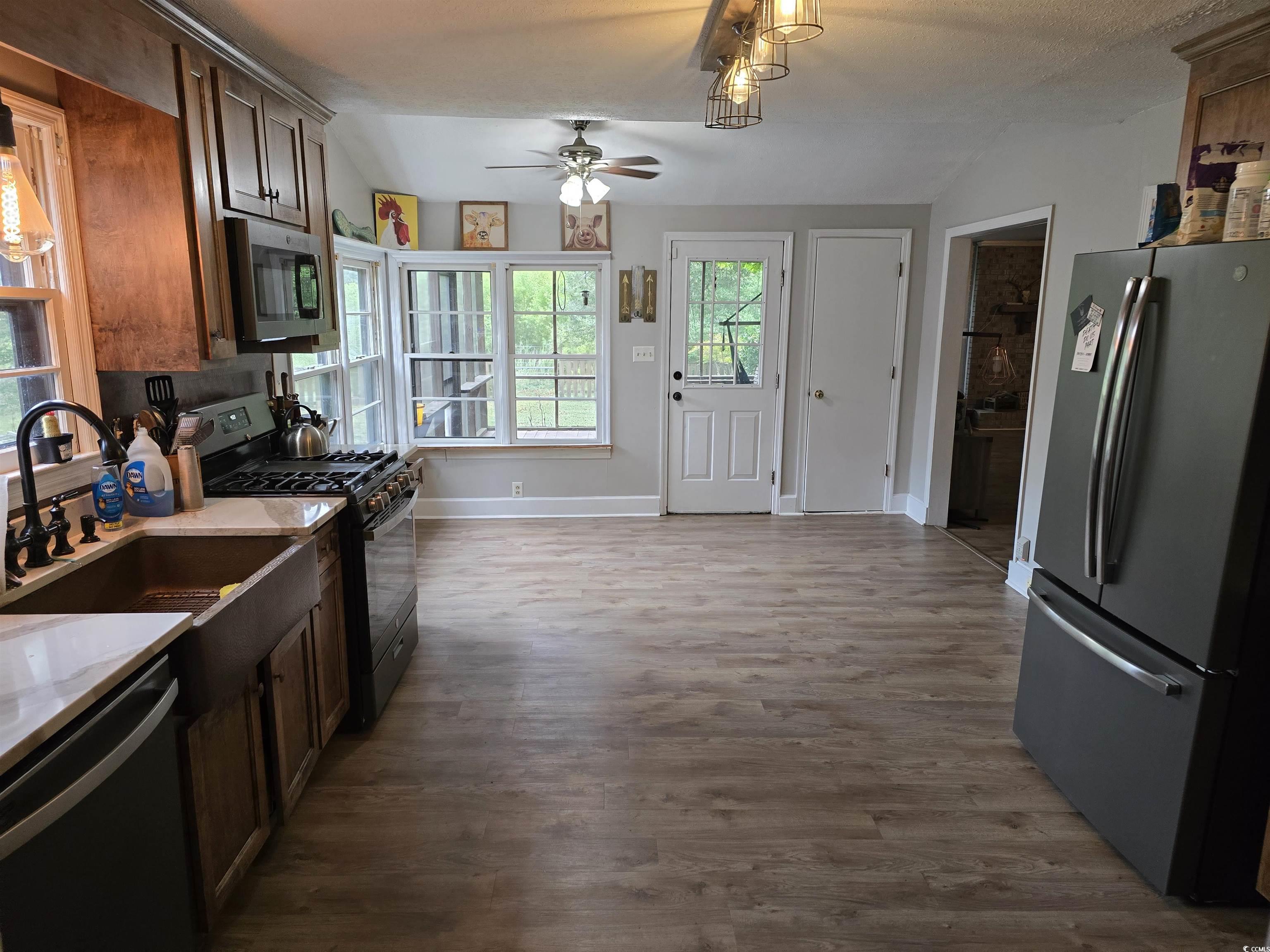 73 Porter Road Georgetown, SC 29440 - Photo 4 of 24 Fully remodeled kitchen with custom cabinets and u