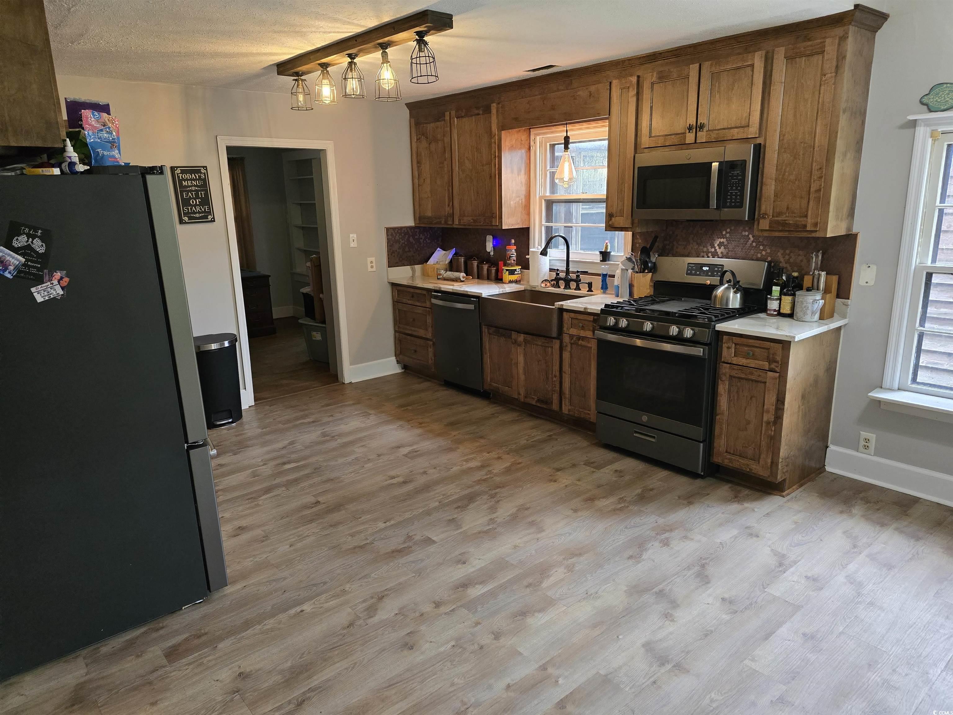 73 Porter Road Georgetown, SC 29440 - Photo 5 of 24 Kitchen