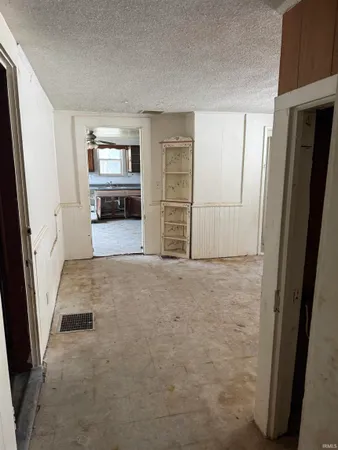 304 North Tekoppel Avenue, Evansville, IN 47712