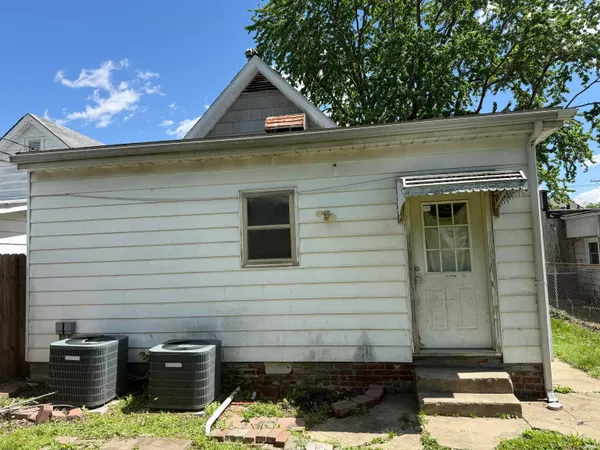 304 North Tekoppel Avenue, Evansville, IN 47712
