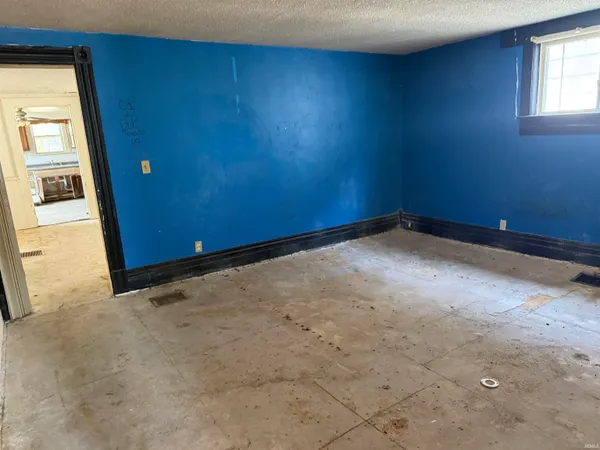 304 North Tekoppel Avenue, Evansville, IN 47712