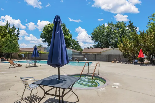 $289,900 | 7313 Sunshire Lane, Sacramento, CA 95828