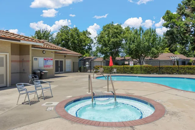 $289,900 | 7313 Sunshire Lane, Sacramento, CA 95828