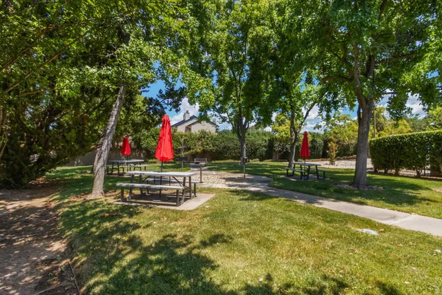 $289,900 | 7313 Sunshire Lane, Sacramento, CA 95828