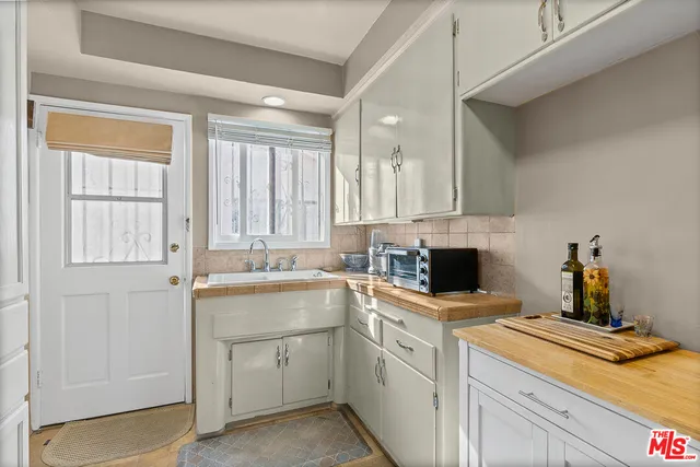 $1,750 | 831 Austin Avenue, Unit 5, Inglewood, CA 90302