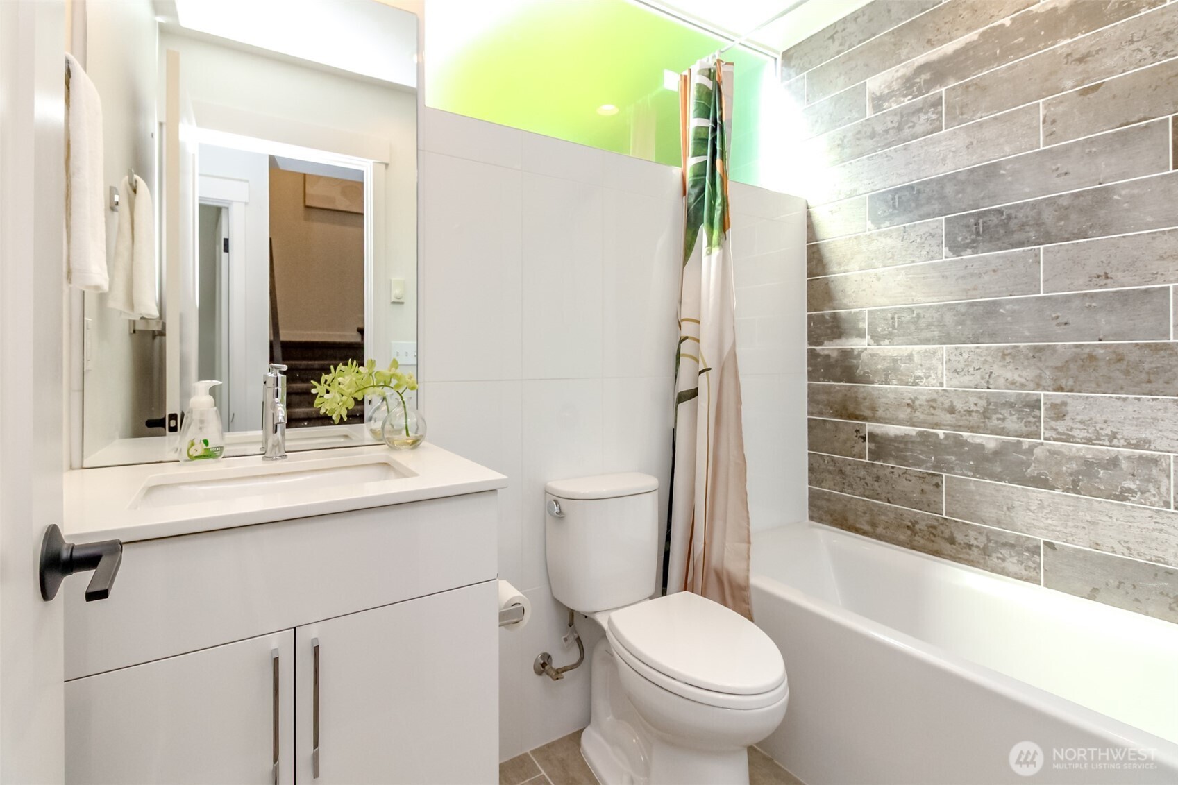 8811 Interlake Avenue North, Unit A Seattle, WA 98103 - Photo 11 of 24