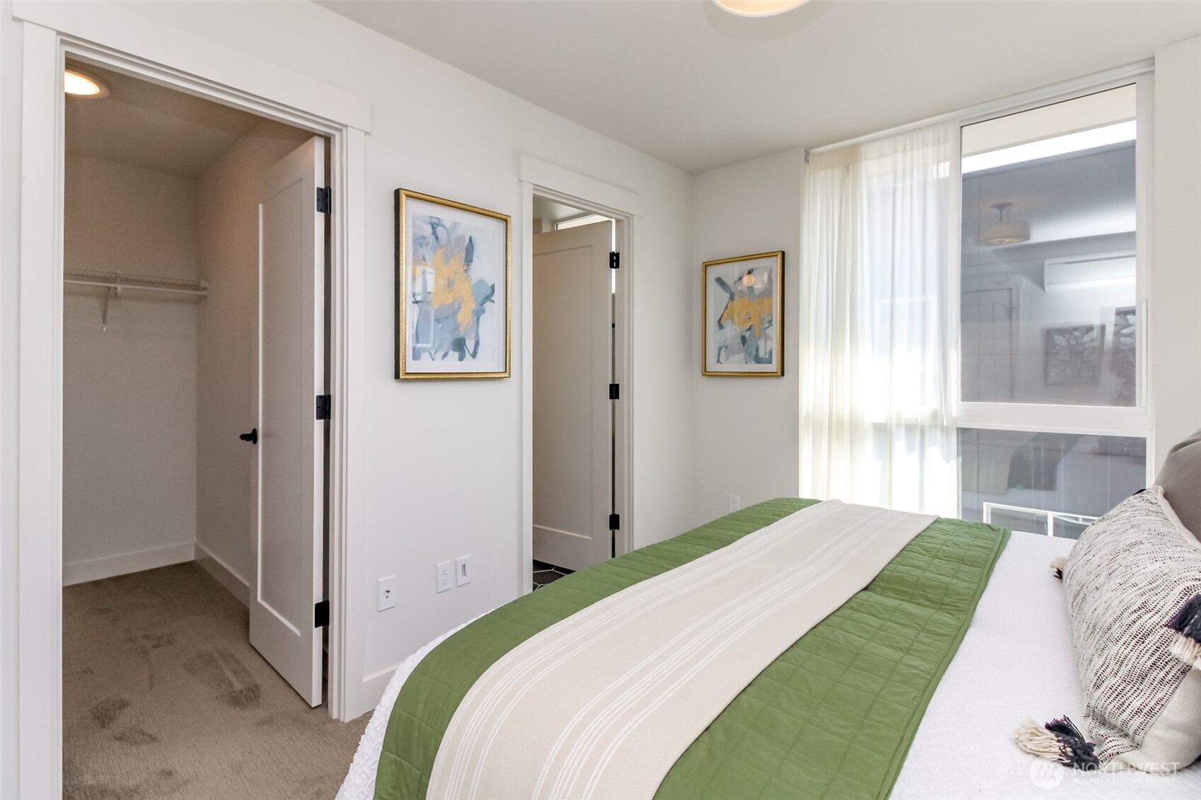 8811 Interlake Avenue North, Unit A Seattle, WA 98103 - Photo 13 of 24