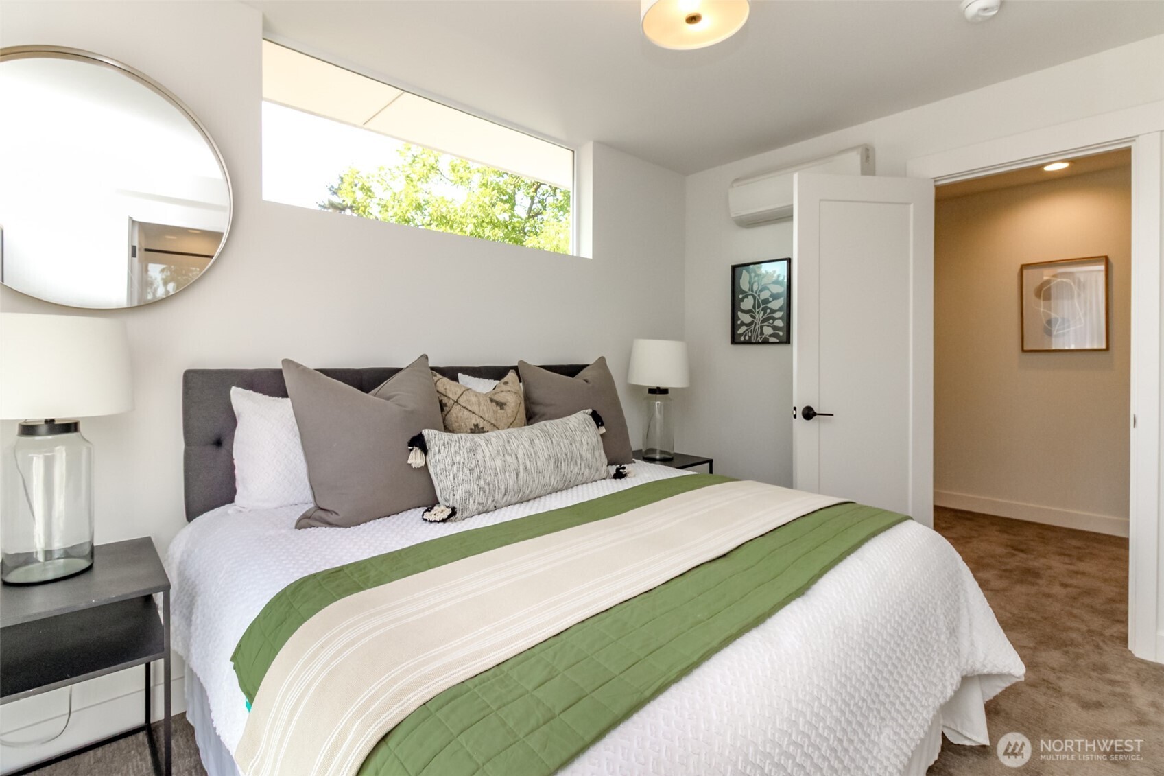 8811 Interlake Avenue North, Unit A Seattle, WA 98103 - Photo 15 of 24