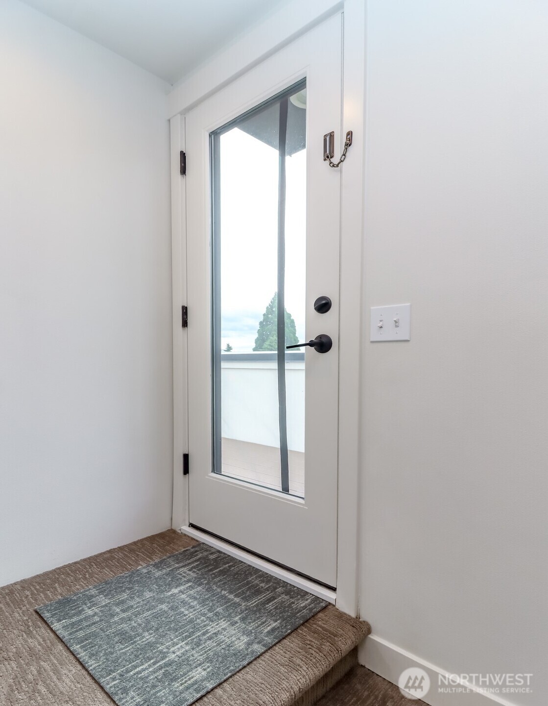 8811 Interlake Avenue North, Unit A Seattle, WA 98103 - Photo 18 of 24