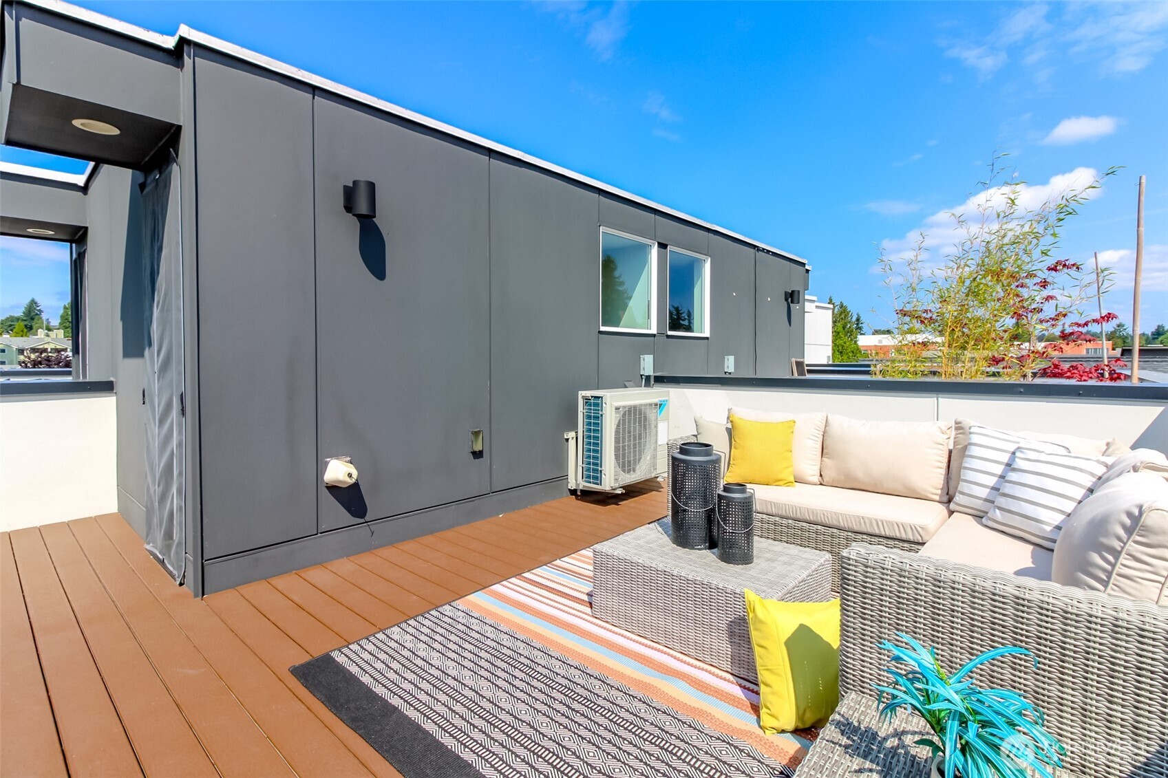 8811 Interlake Avenue North, Unit A Seattle, WA 98103 - Photo 20 of 24