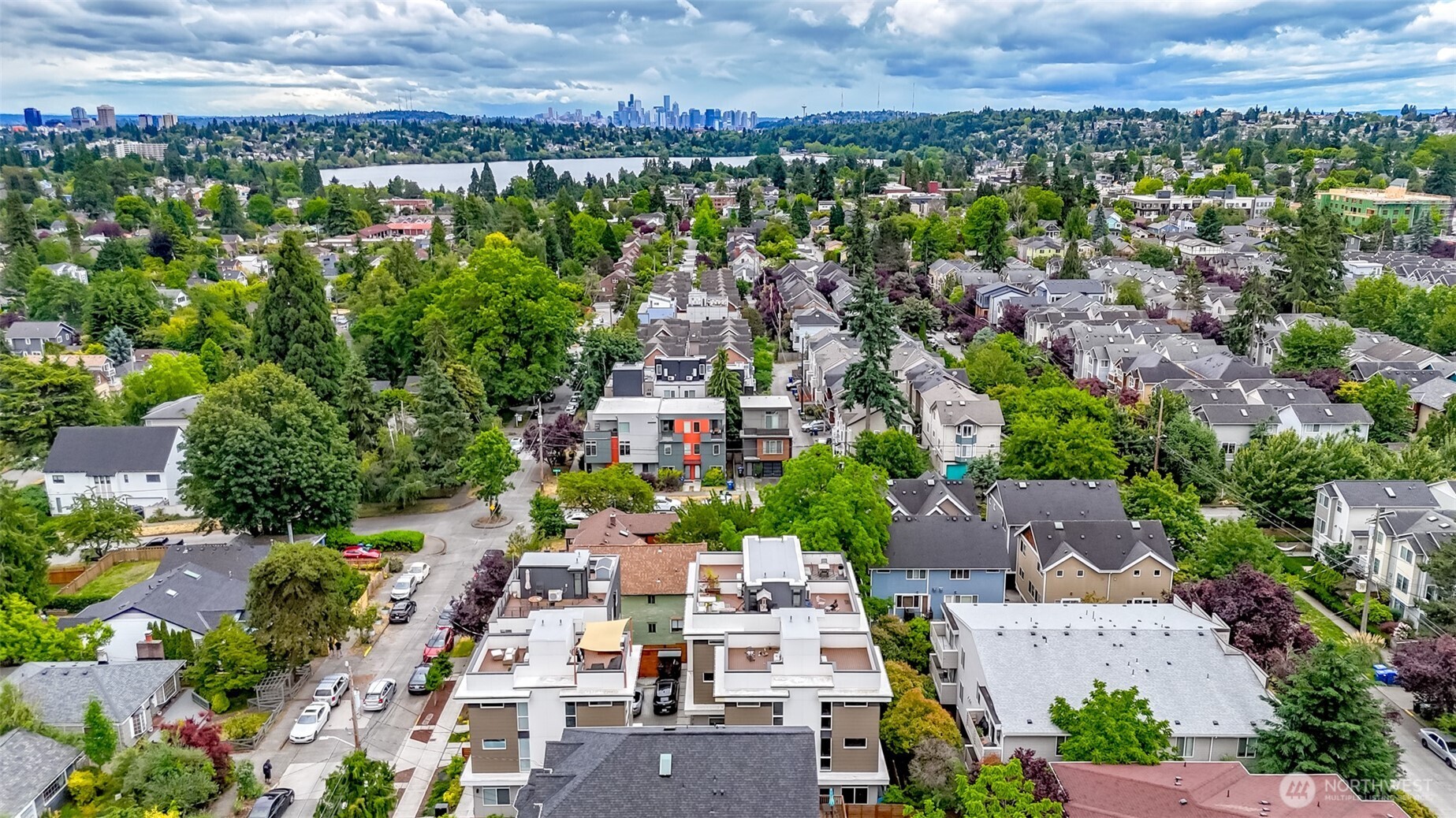 8811 Interlake Avenue North, Unit A Seattle, WA 98103 - Photo 2 of 24