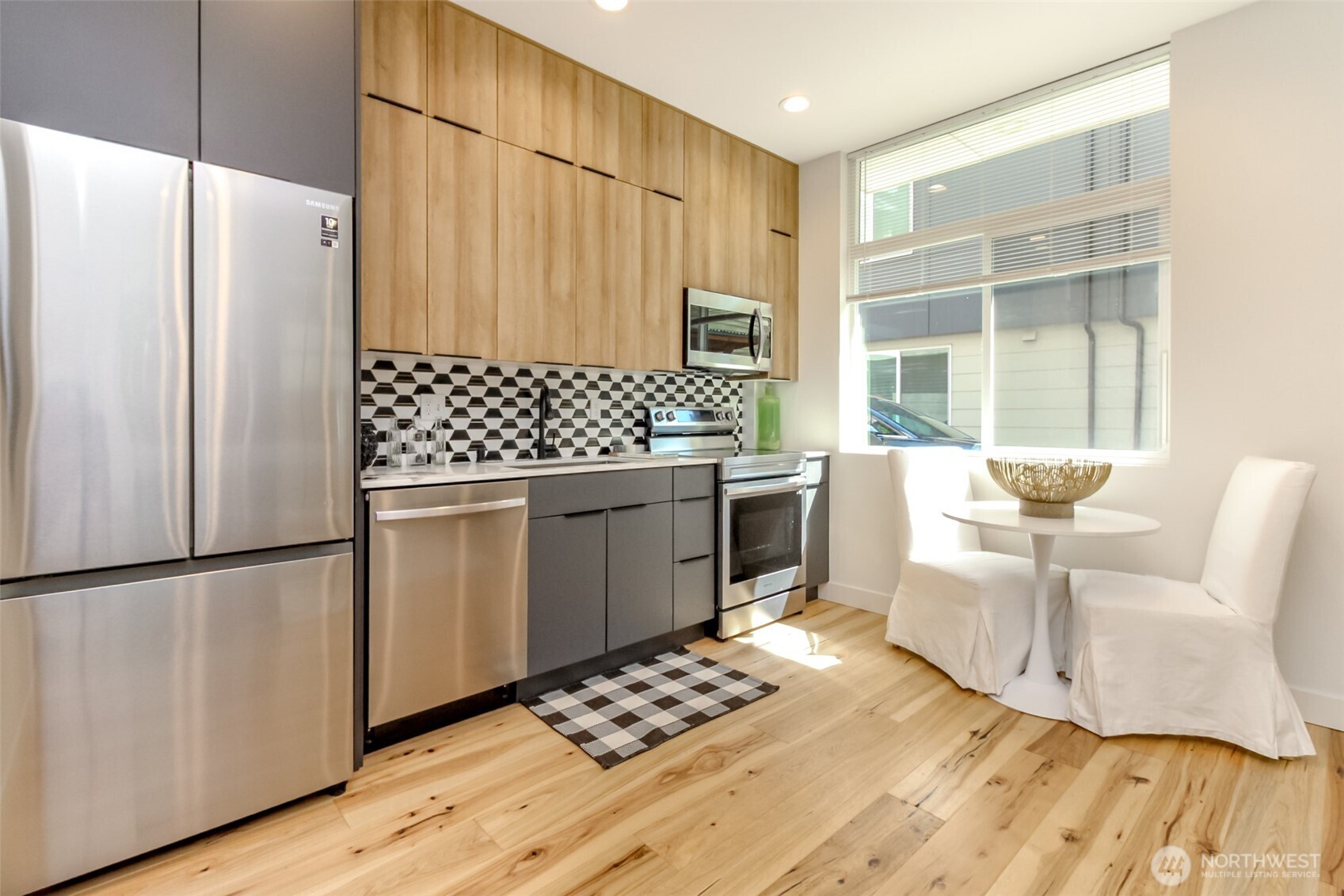 8811 Interlake Avenue North, Unit A Seattle, WA 98103 - Photo 7 of 24