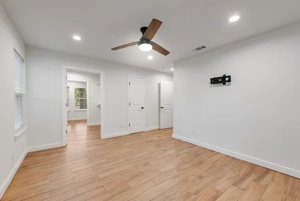 $2,000 | 110 Wildwood Crossover Street, Gun Barrel City, TX 75156