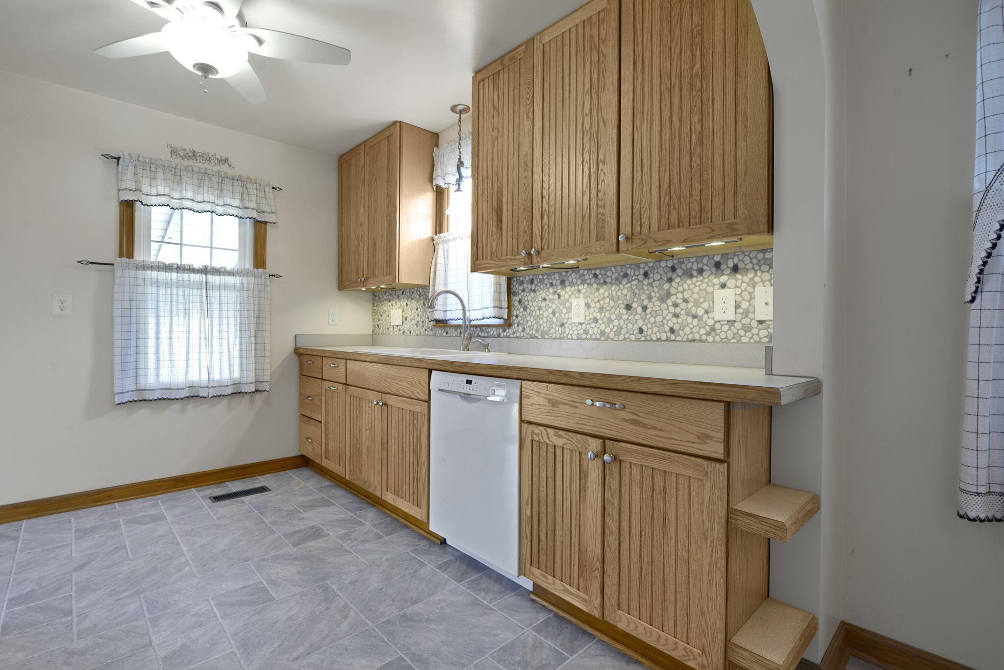 4-web-or-mls-267-demorest-rd