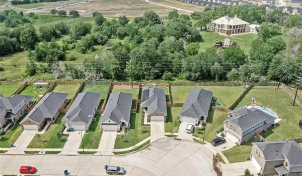 $2,000 | 31606 Heguy Pass, Fulshear, TX 77441