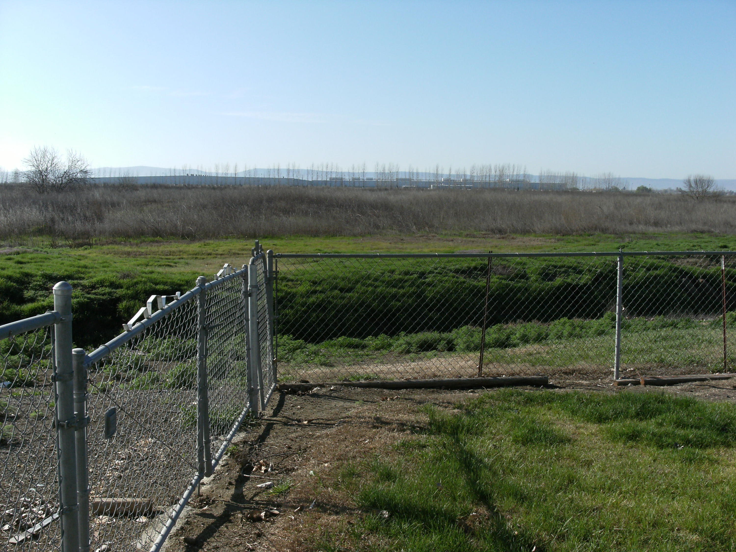 1180 Woodworth Road Grandview, WA 98930 - Photo 17 of 26 a view of a park