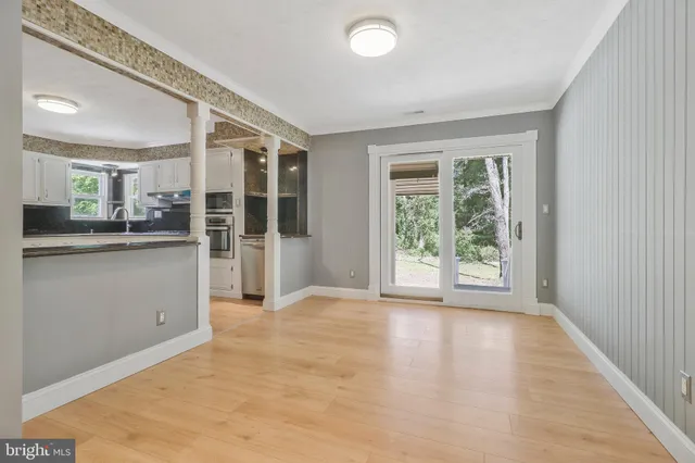 $3,295 | 9600 Woodland Avenue, Lanham, MD 20706