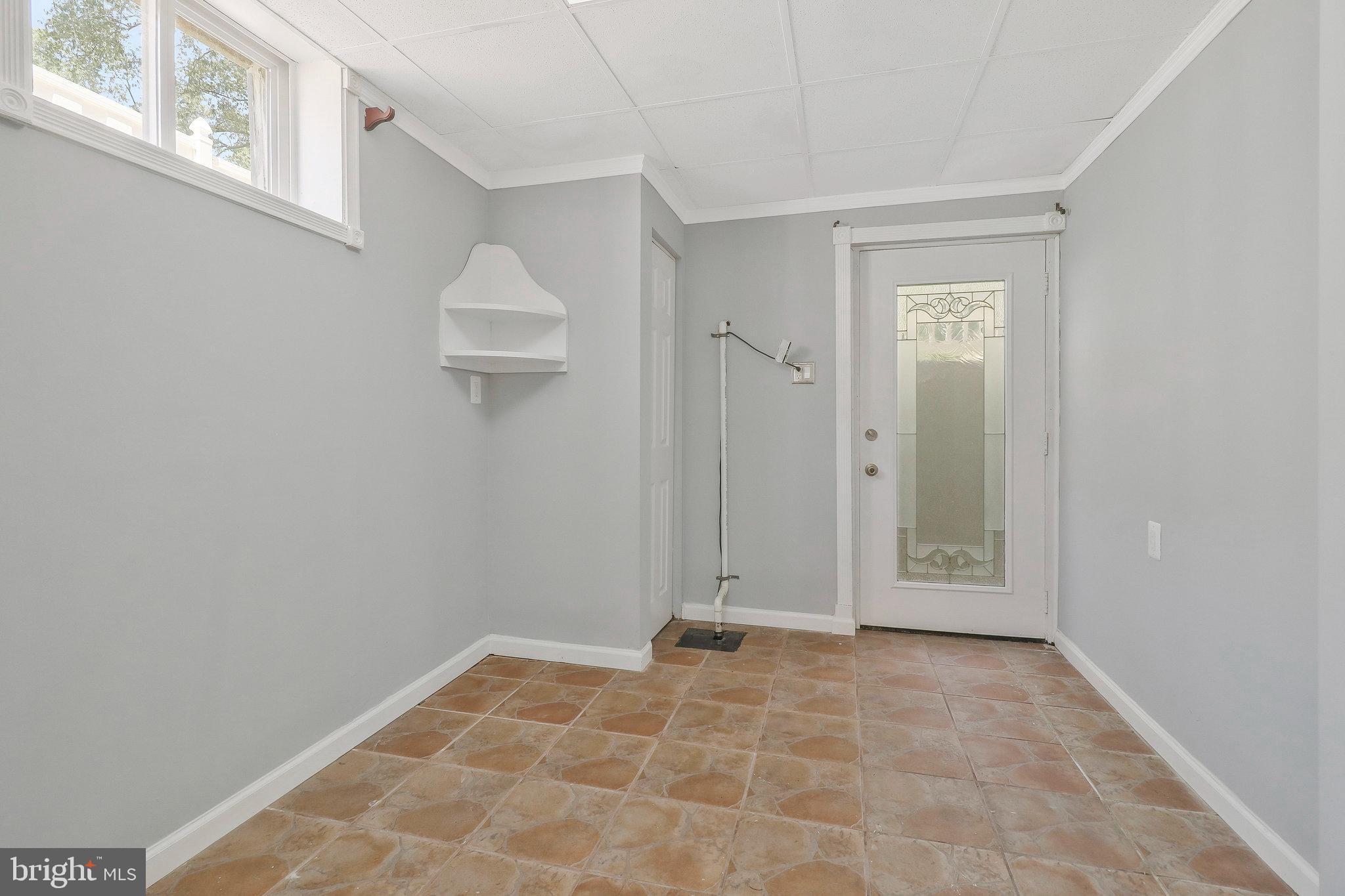 9600 Woodland Avenue Lanham, MD 20706 - Photo 25 of 41 a view of an empty room