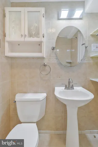 $3,295 | 9600 Woodland Avenue, Lanham, MD 20706