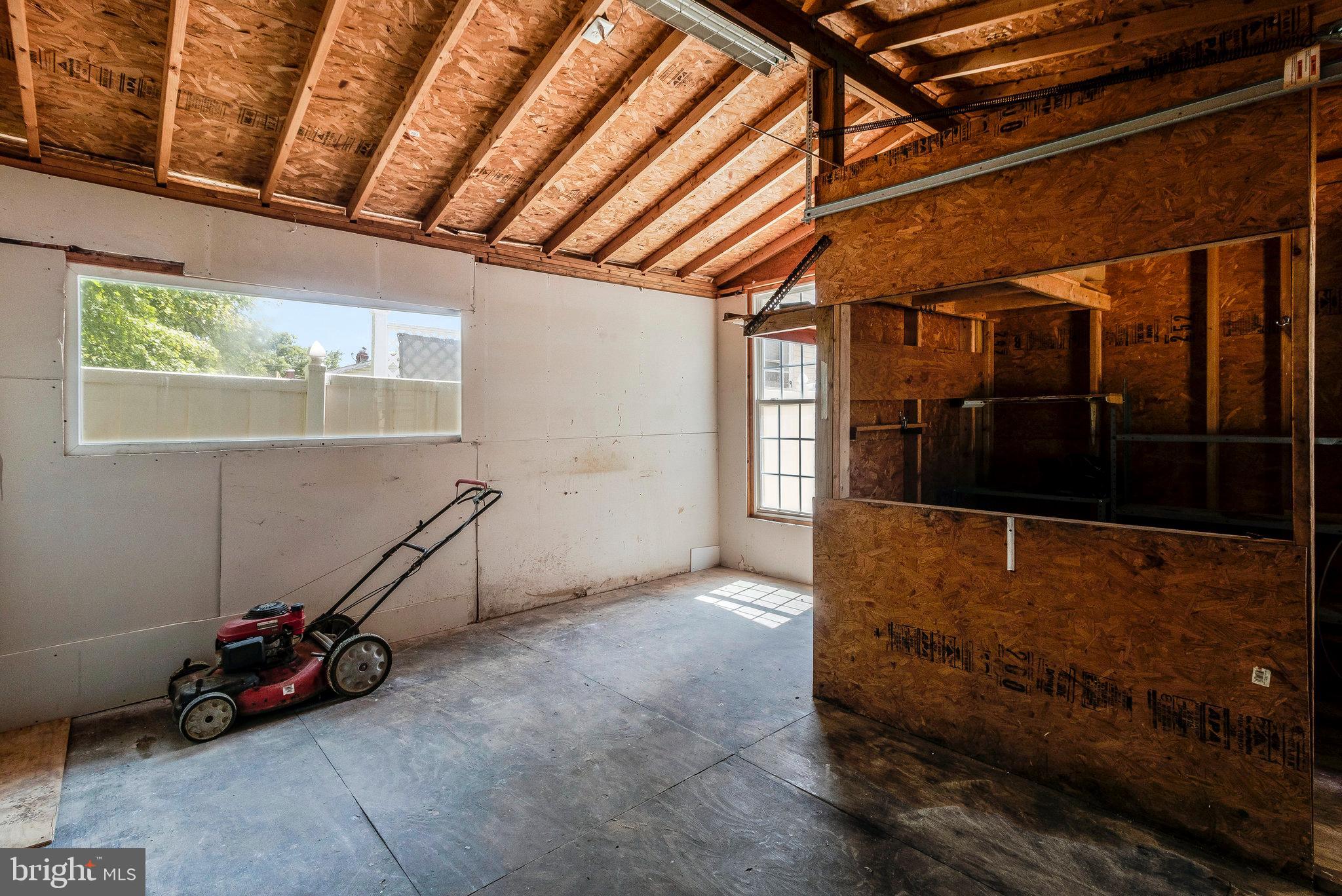 9600 Woodland Avenue Lanham, MD 20706 - Photo 40 of 41 a view of a room with gym equipment