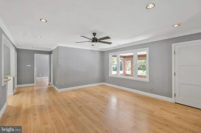 $3,295 | 9600 Woodland Avenue, Lanham, MD 20706