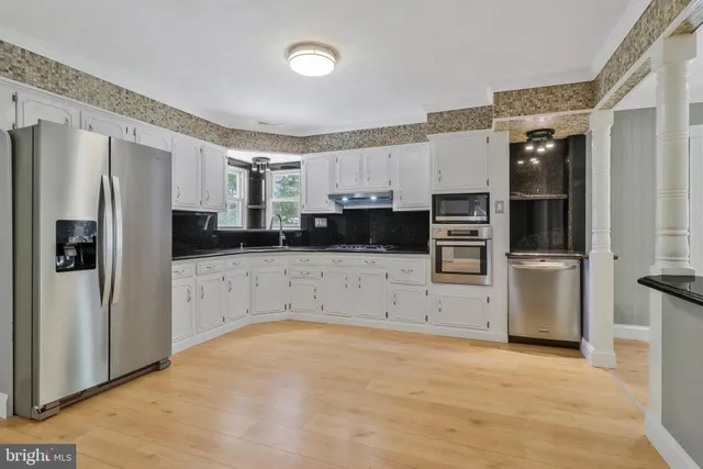 $3,295 | 9600 Woodland Avenue, Lanham, MD 20706