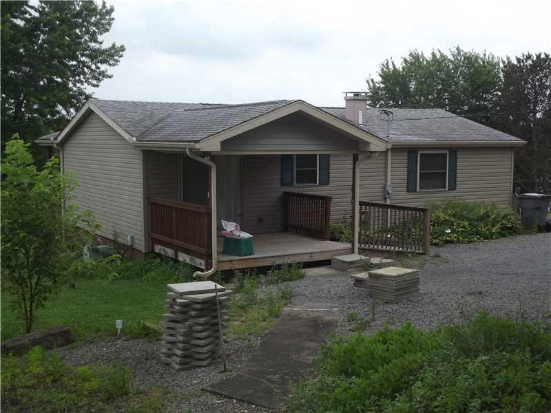 208 Pflugh Road Butler, PA 16001 - Photo 3 of 19 Exterior Back.