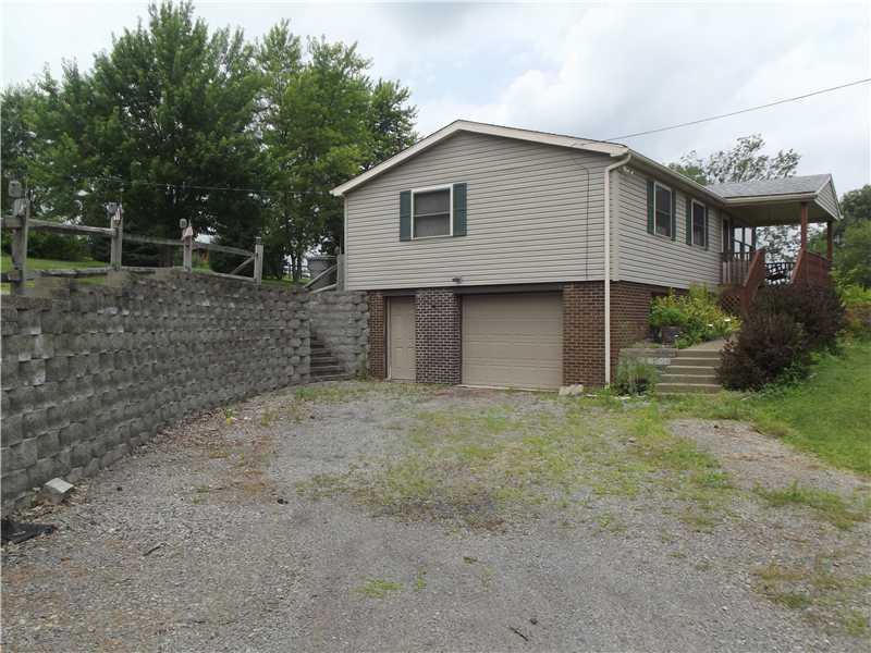 208 Pflugh Road Butler, PA 16001 - Photo 5 of 19 Facade/Exterior Front.