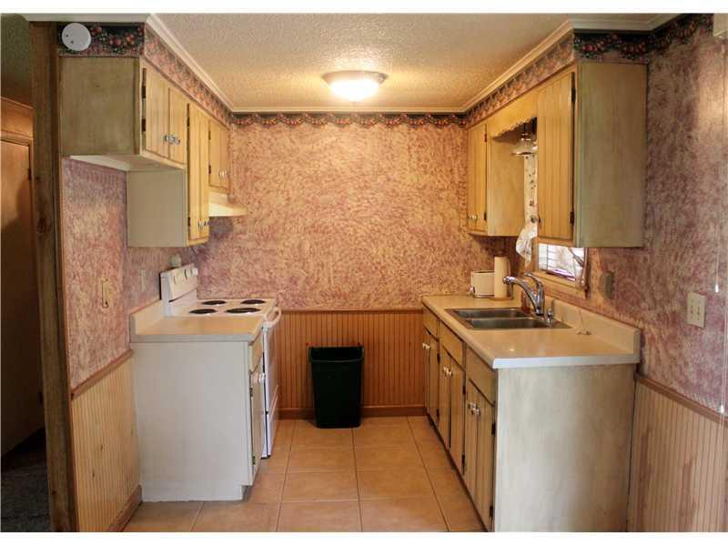 208 Pflugh Road Butler, PA 16001 - Photo 7 of 19 Kitchen.
