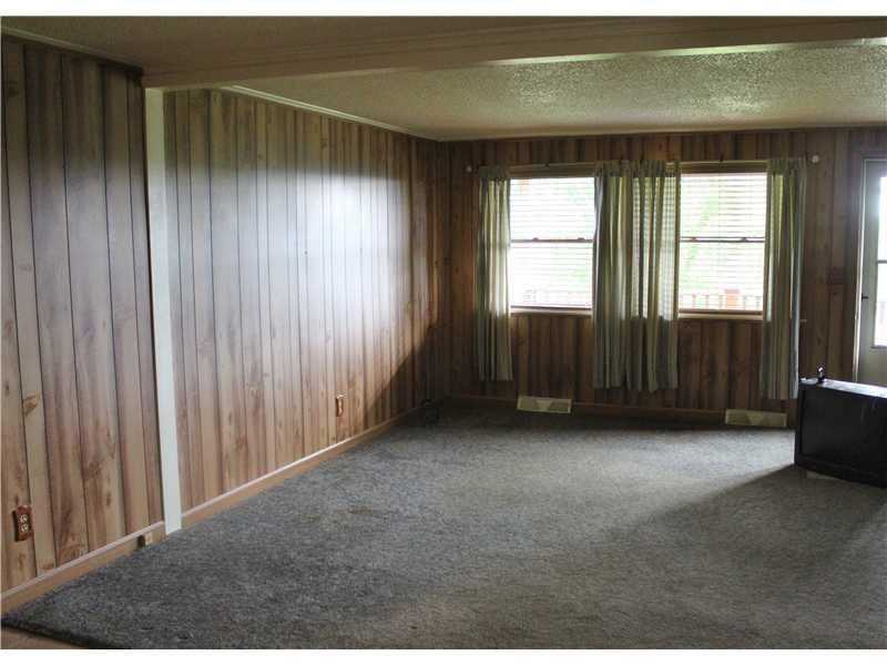 208 Pflugh Road Butler, PA 16001 - Photo 10 of 19 Living Room.
