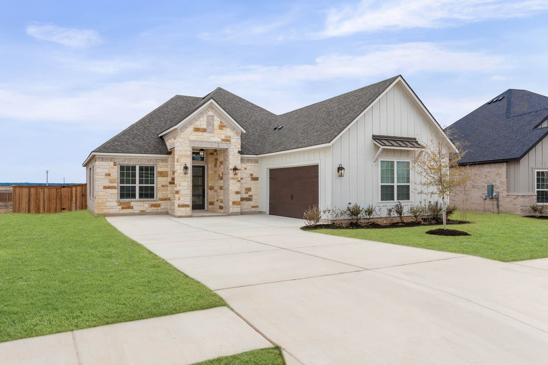 Charming 3 bedroom, 2 bathroom single story with private primary suite