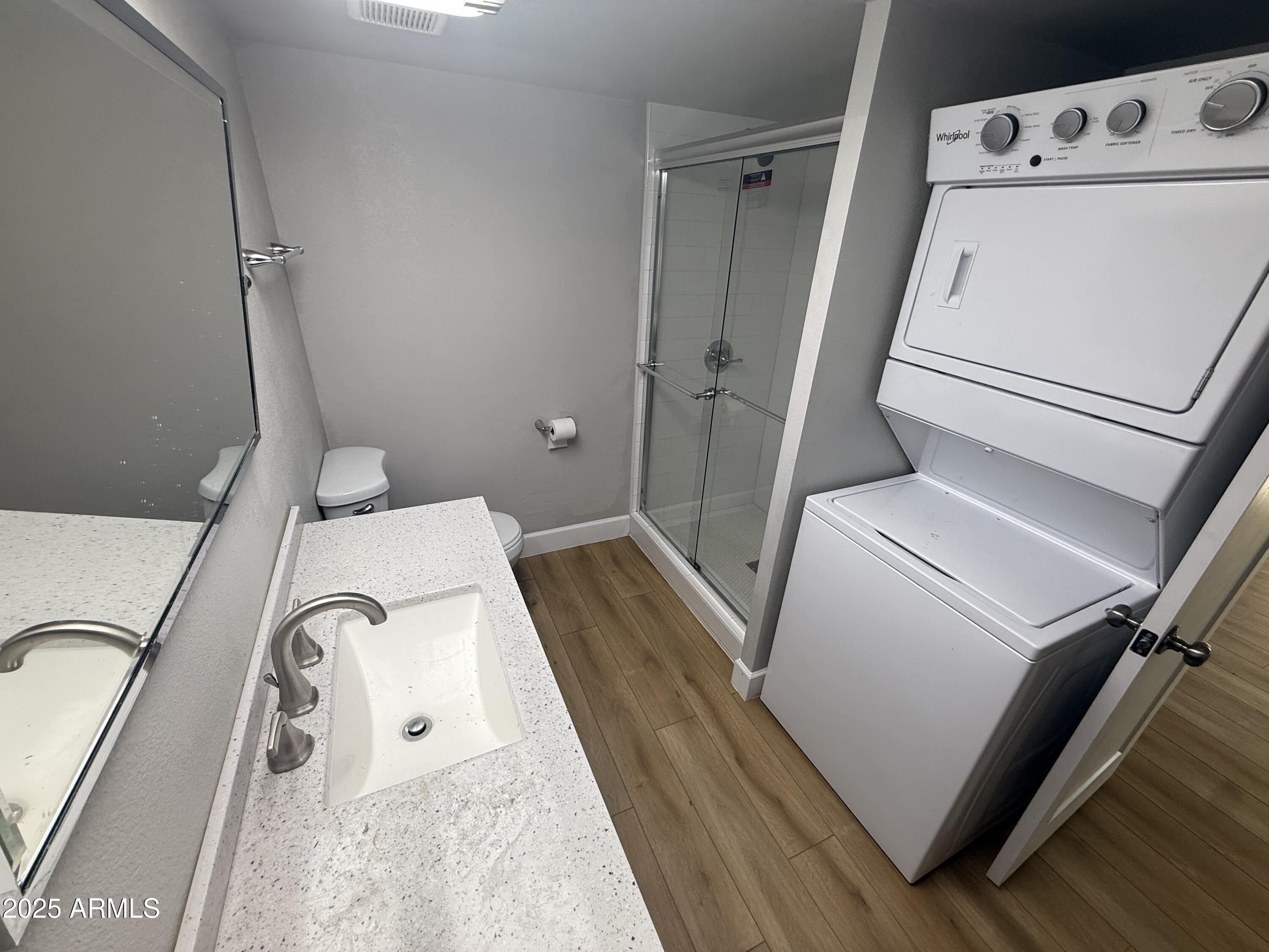 8801 North 8th Street, Unit 203 Phoenix, AZ 85020 - Photo 22 of 29 a utility room with dryer and washer