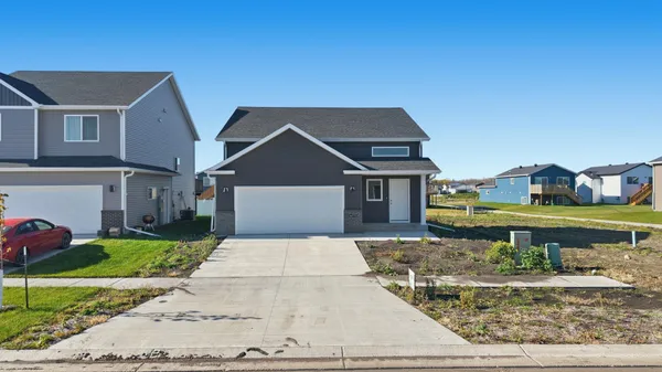 $388,834 | 6713 Samuel Drive, Horace, ND 58047